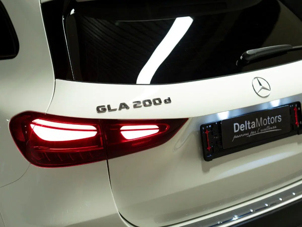Mercedes-Benz GLA SUV nuova a Ancona (11)