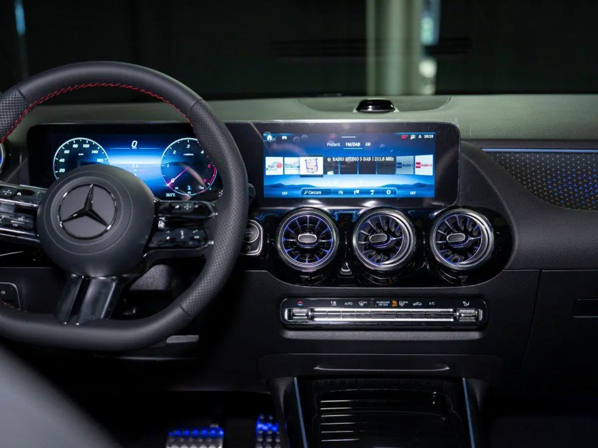 Mercedes-Benz GLA SUV nuova a Ancona (13)