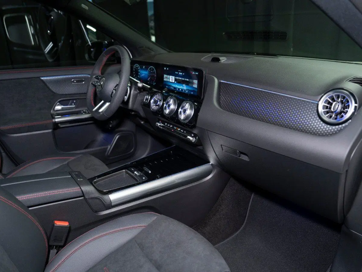 Mercedes-Benz GLA SUV nuova a Ancona (14)