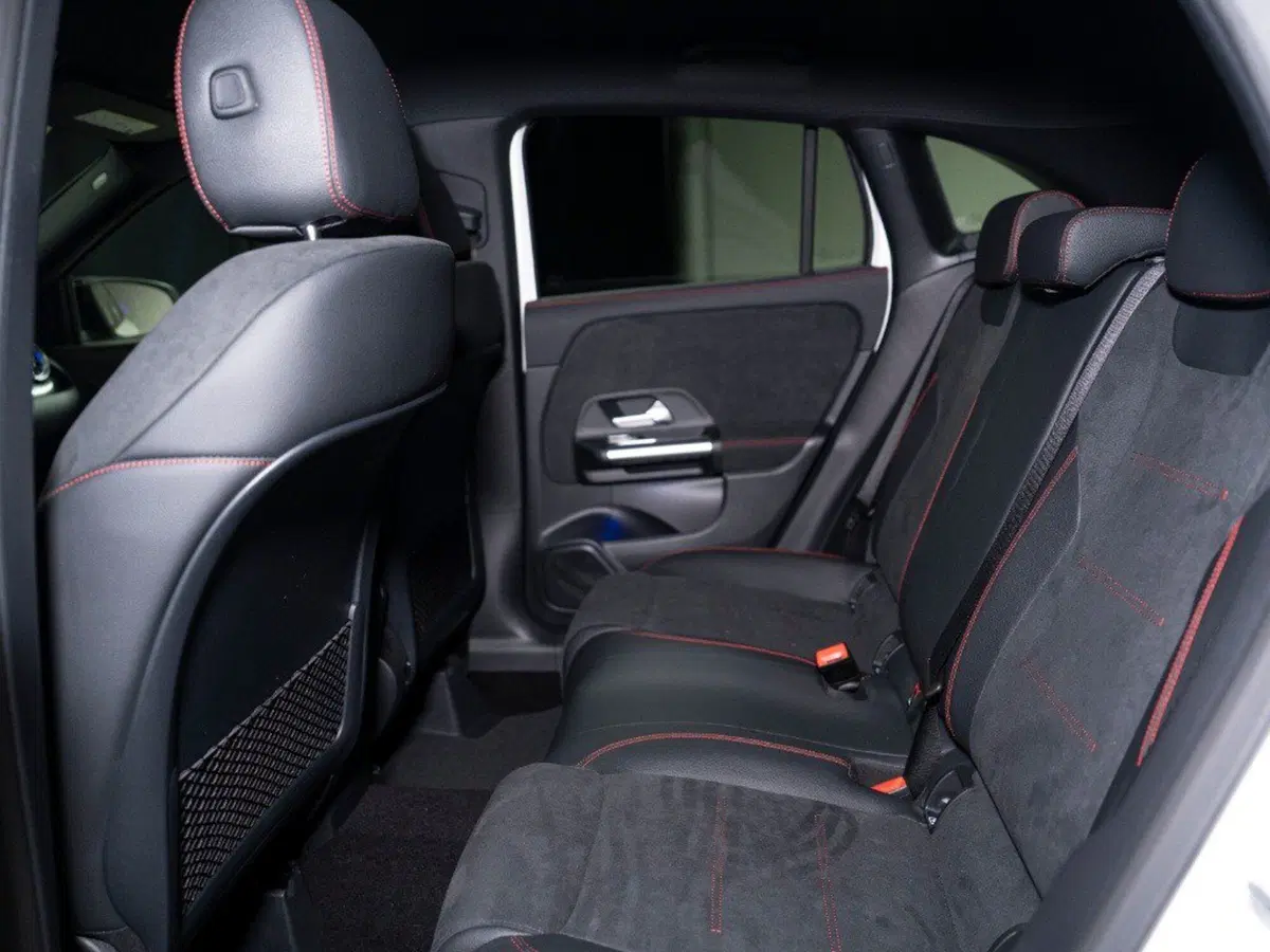 Mercedes-Benz GLA SUV nuova a Ancona (20)