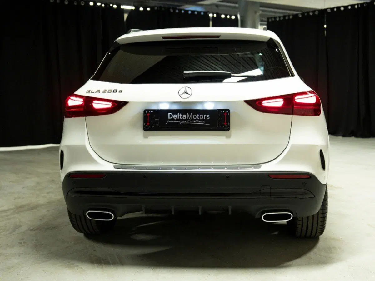Mercedes-Benz GLA SUV nuova a Ancona (3)
