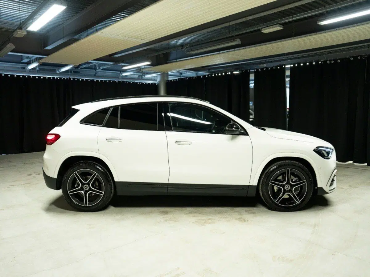Mercedes-Benz GLA SUV nuova a Ancona (5)