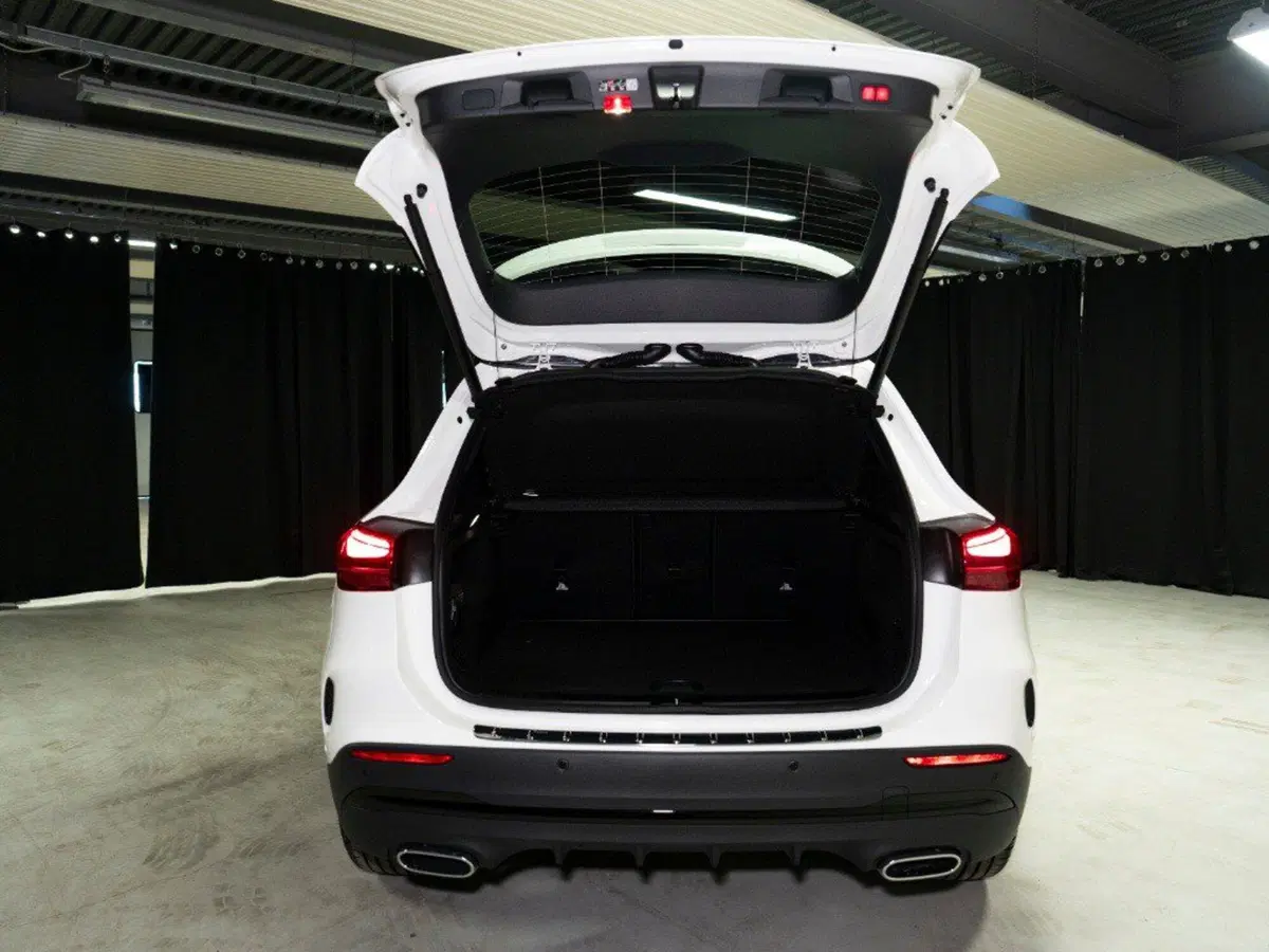 Mercedes-Benz GLA SUV nuova a Ancona (7)