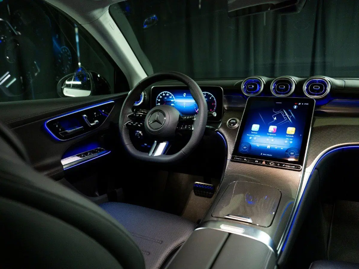 Mercedes-Benz GLC SUV nuova a Ancona (13)
