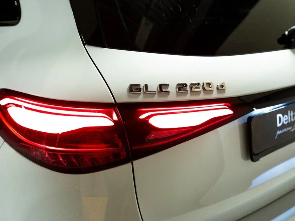 Mercedes-Benz GLC SUV nuova a Ancona (9)