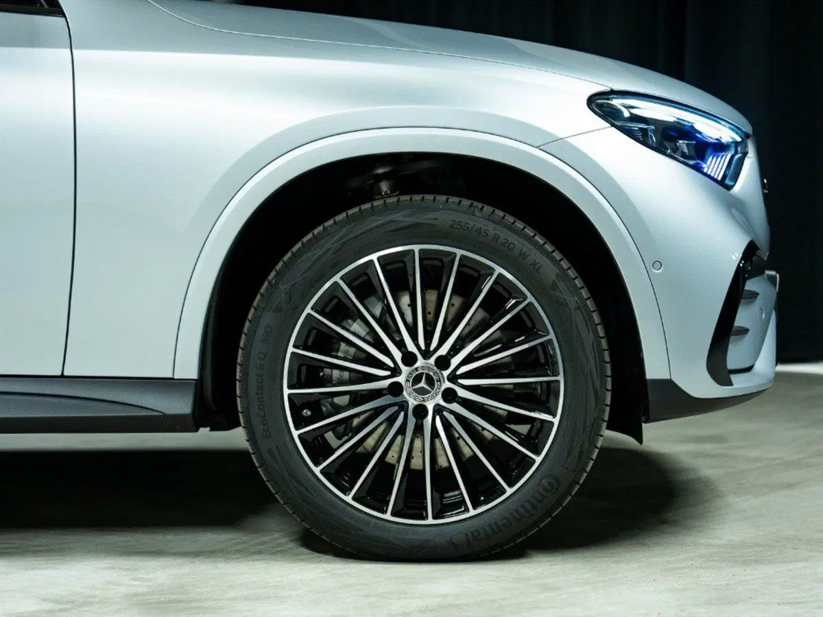 Mercedes-Benz GLC nuova a Ancona (14)
