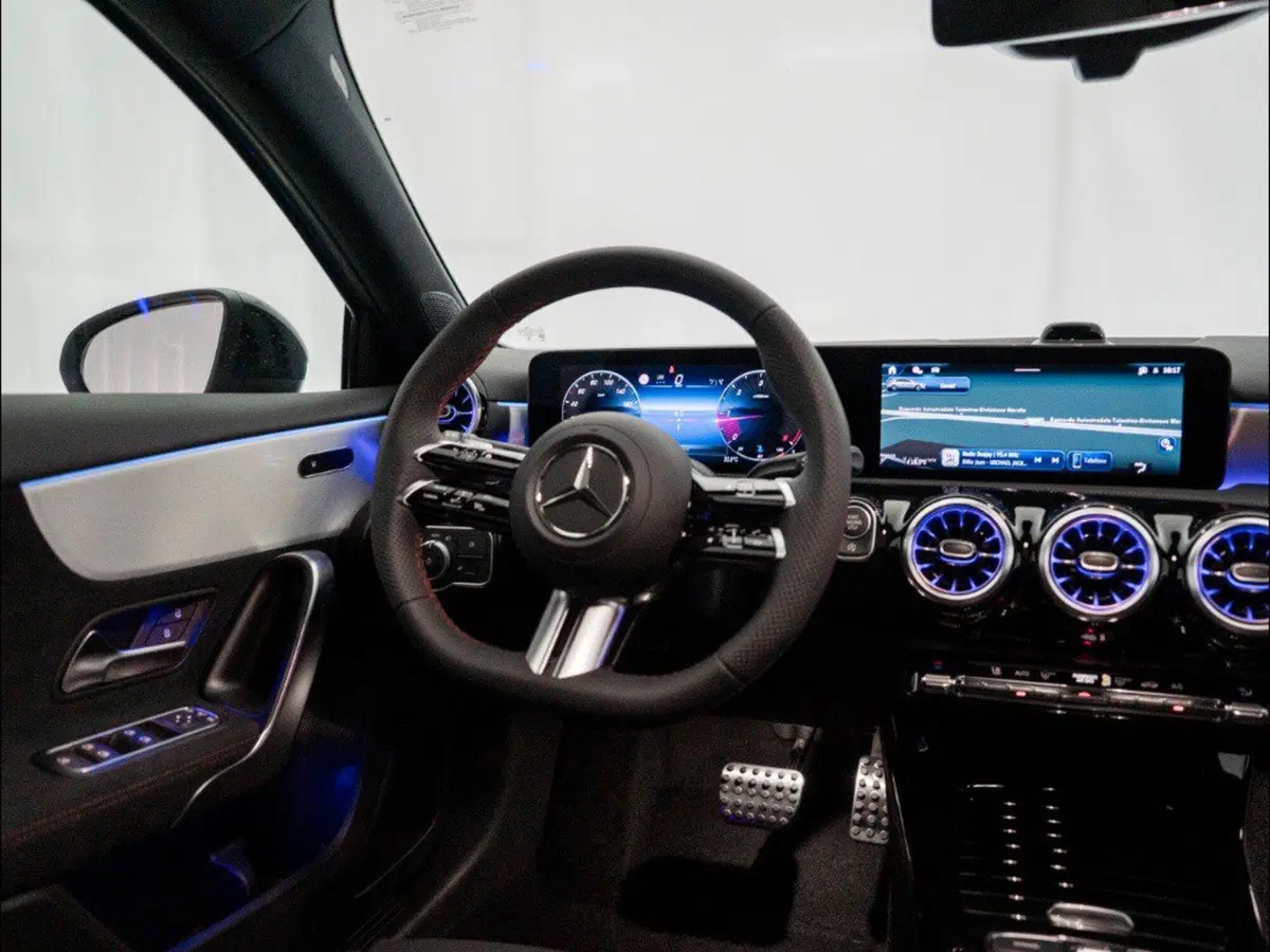 Mercedes-Benz Classe A Sedan nuova a Macerata (20)