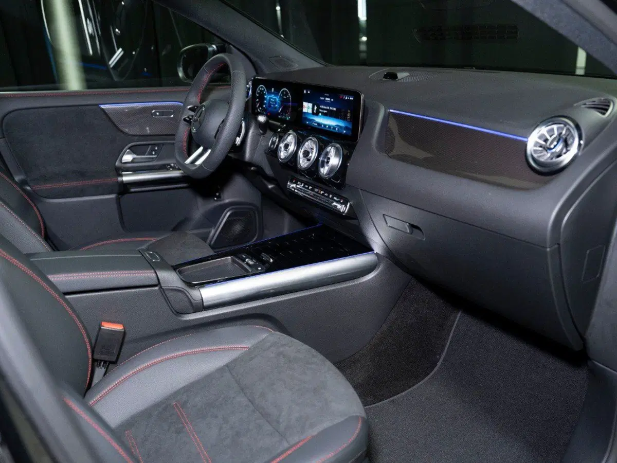 Mercedes-Benz GLA SUV nuova a Ancona (13)