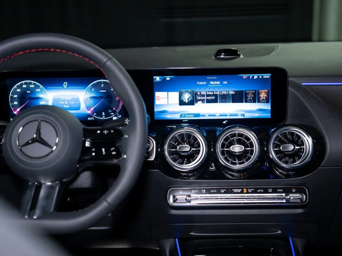 Mercedes-Benz GLA SUV nuova a Ancona (14)