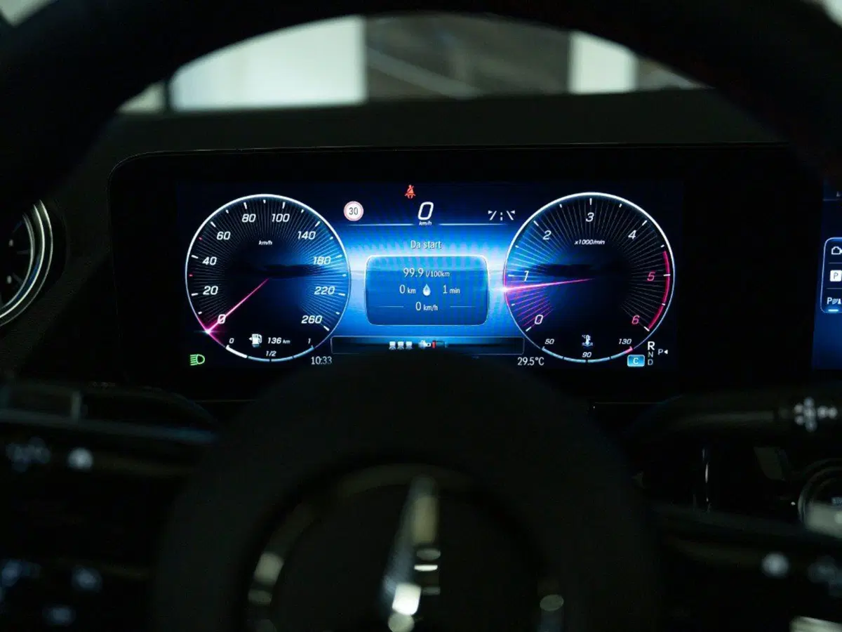 Mercedes-Benz GLA SUV nuova a Ancona (17)