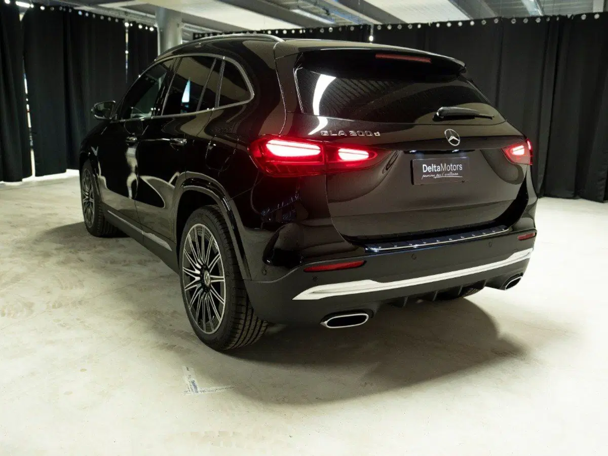 Mercedes-Benz GLA SUV nuova a Ancona (3)