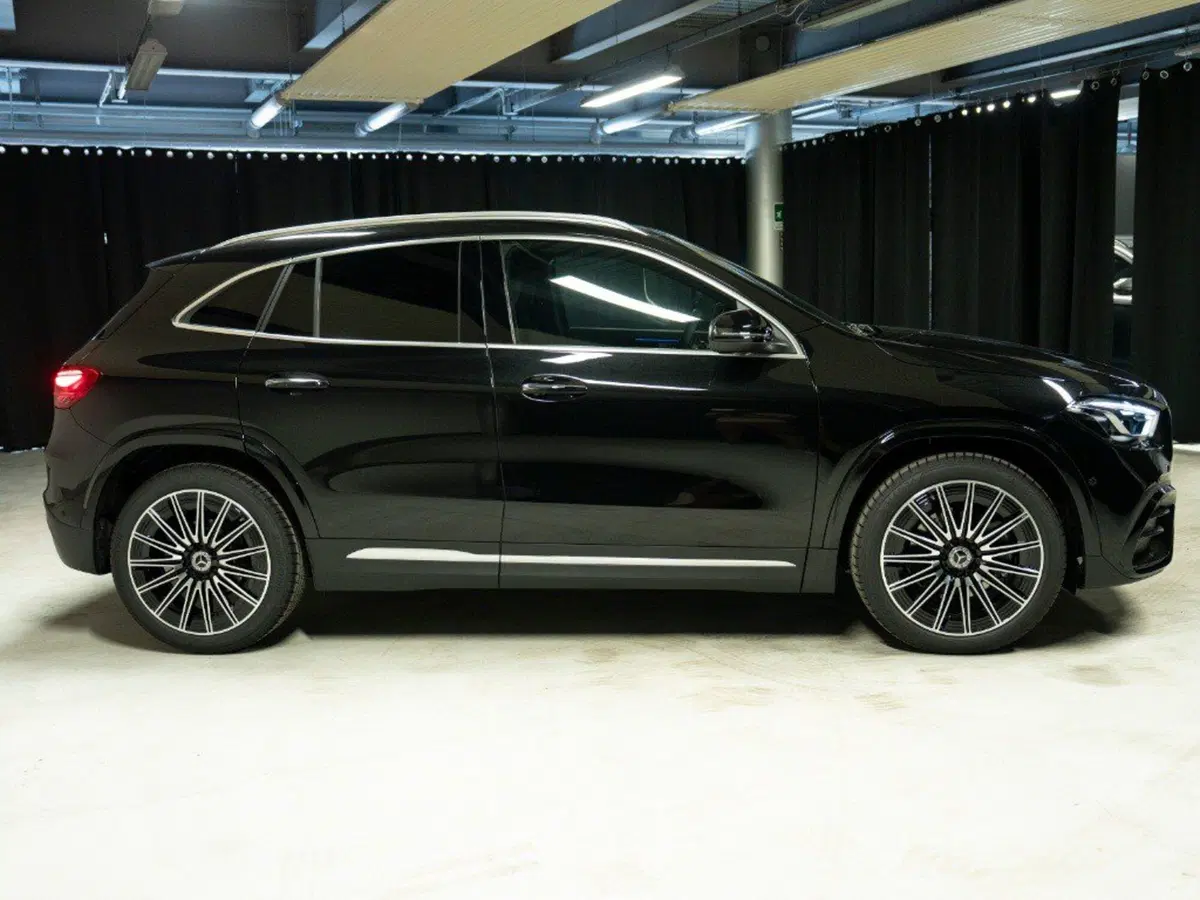 Mercedes-Benz GLA SUV nuova a Ancona (5)