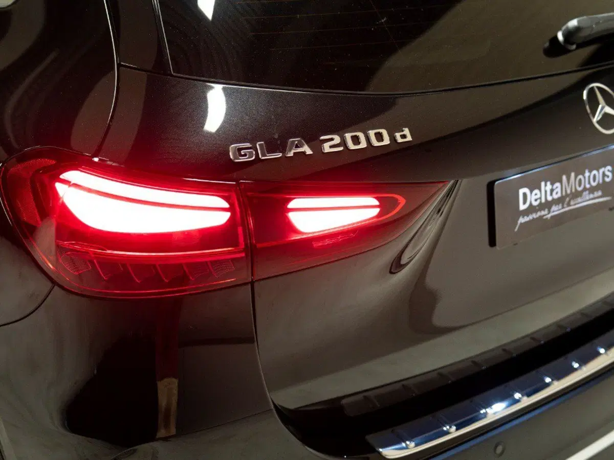 Mercedes-Benz GLA SUV nuova a Ancona (9)