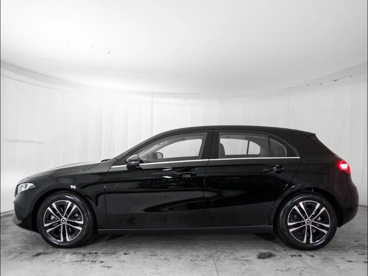 Mercedes-Benz Classe A Sedan nuova a Macerata (2)