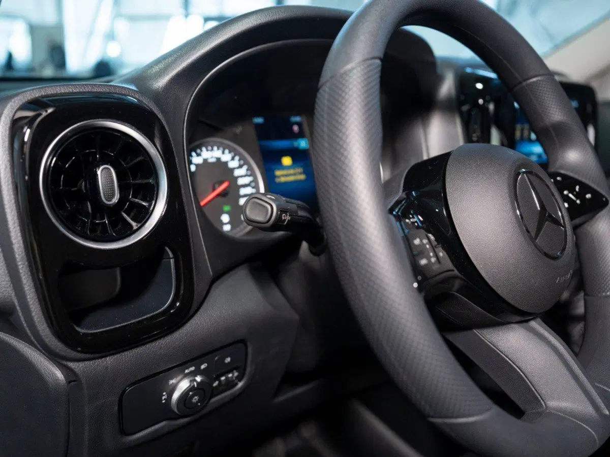 Mercedes-Benz Vito nuova a Ancona (16)