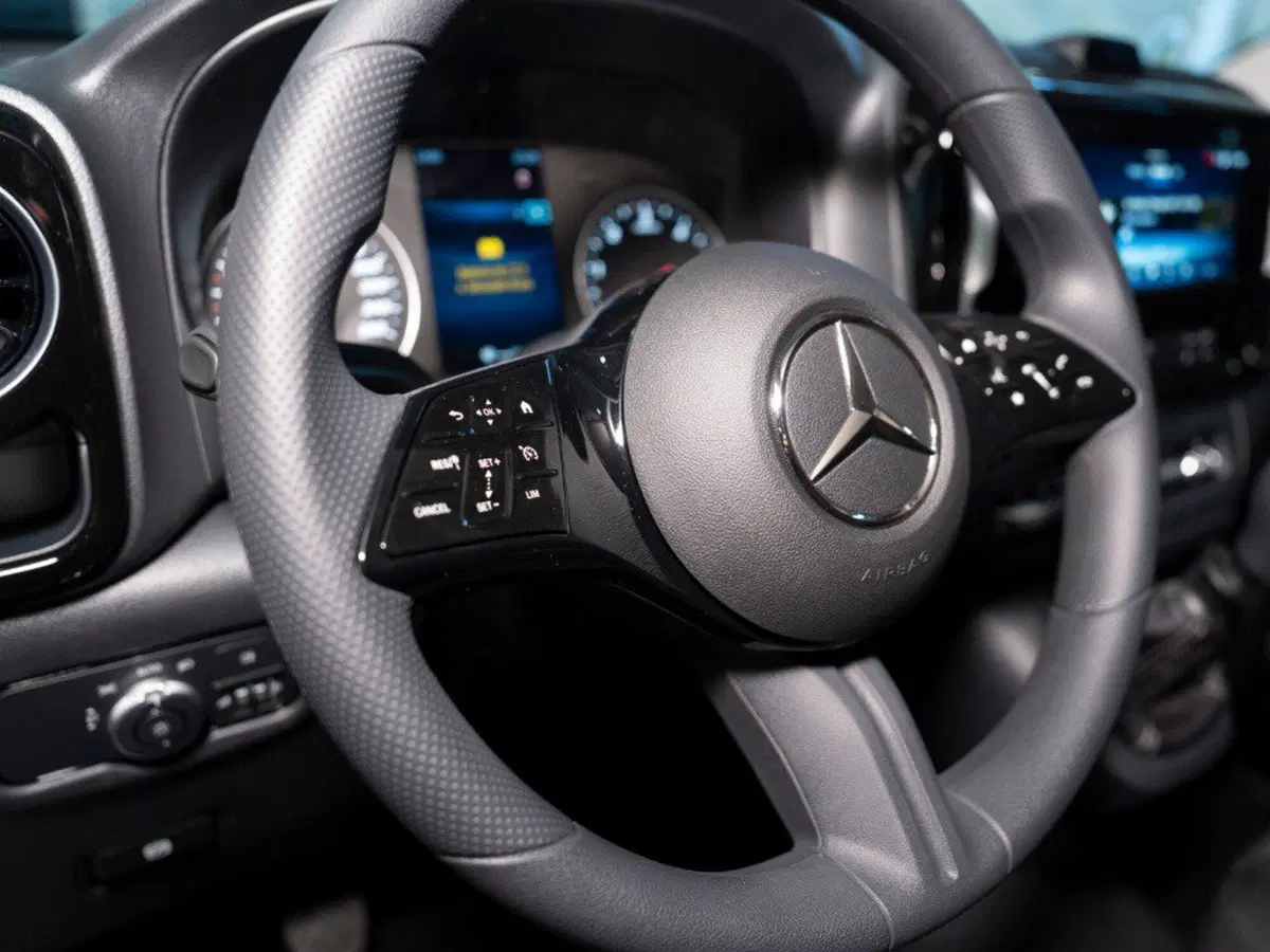 Mercedes-Benz Vito nuova a Ancona (17)