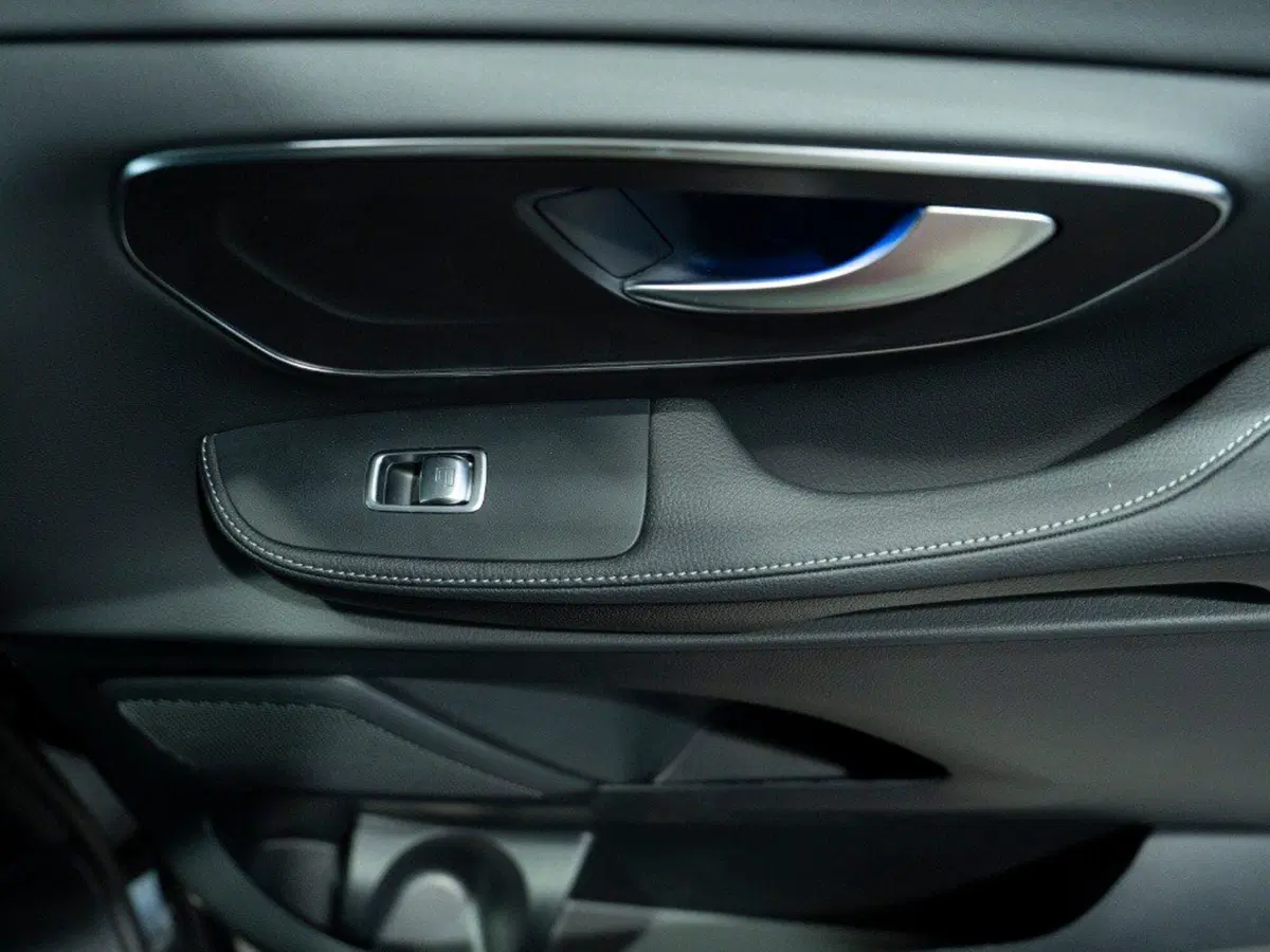 Mercedes-Benz Classe V nuova a Ancona (14)