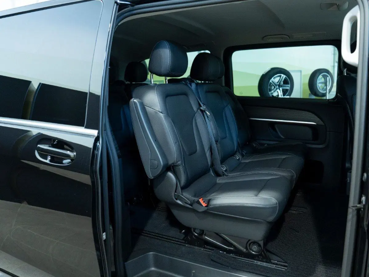 Mercedes-Benz Classe V nuova a Ancona (15)