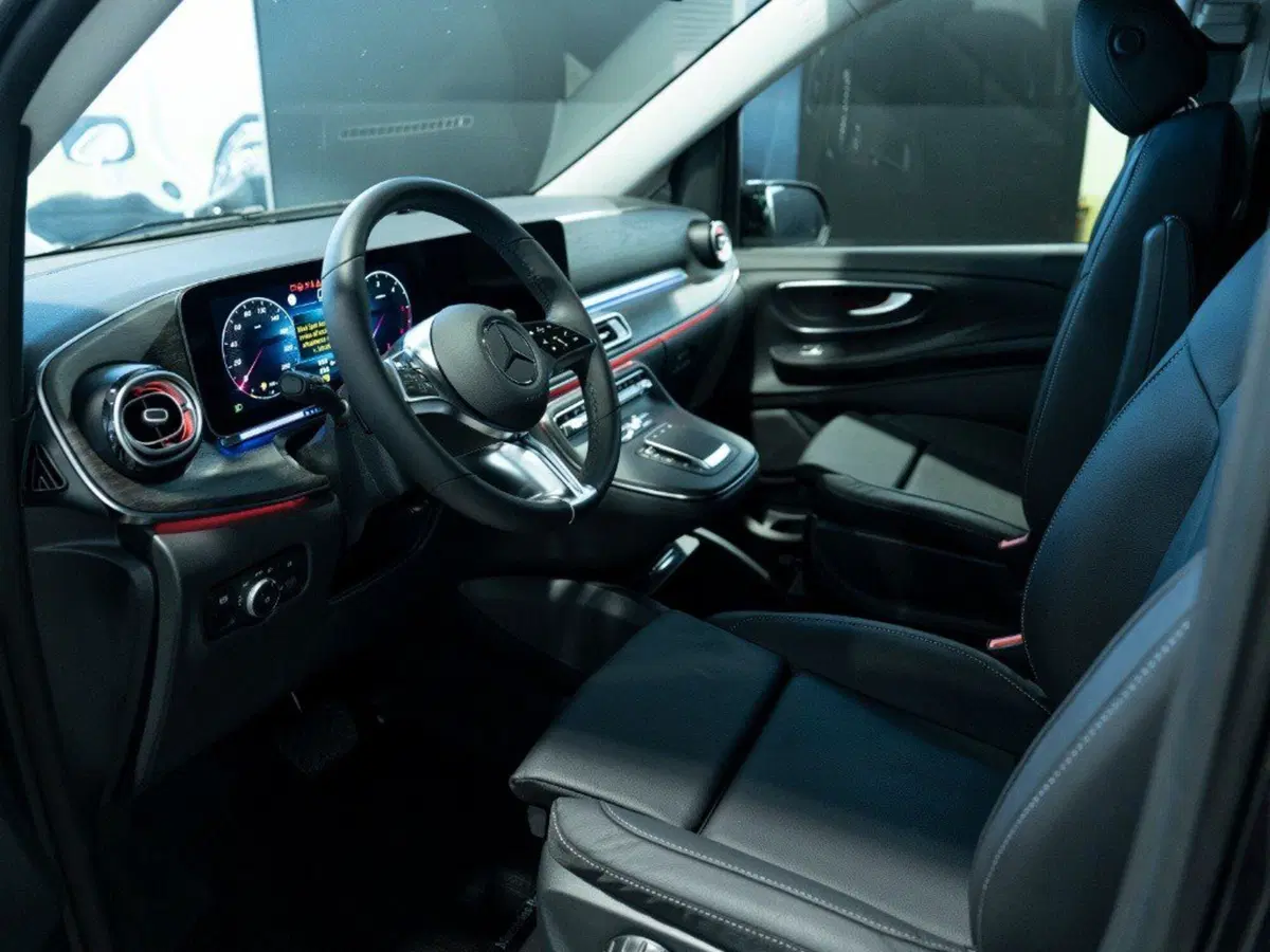 Mercedes-Benz Classe V nuova a Ancona (16)