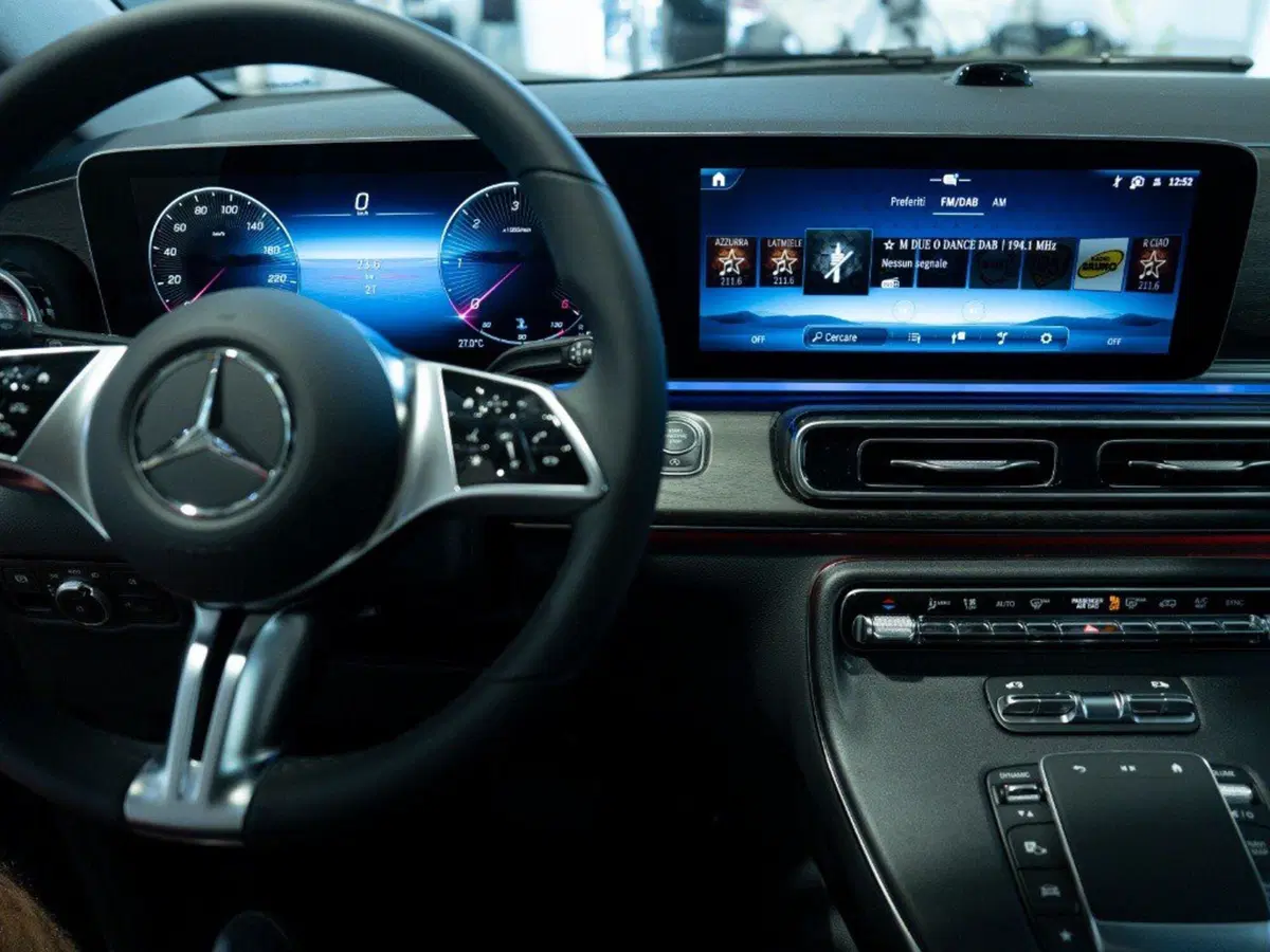 Mercedes-Benz Classe V nuova a Ancona (17)