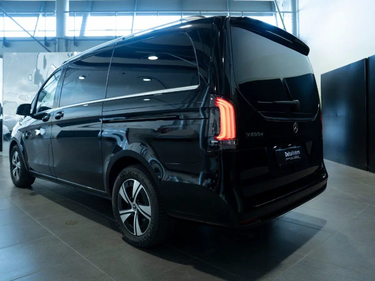 Mercedes-Benz Classe V nuova a Ancona (3)
