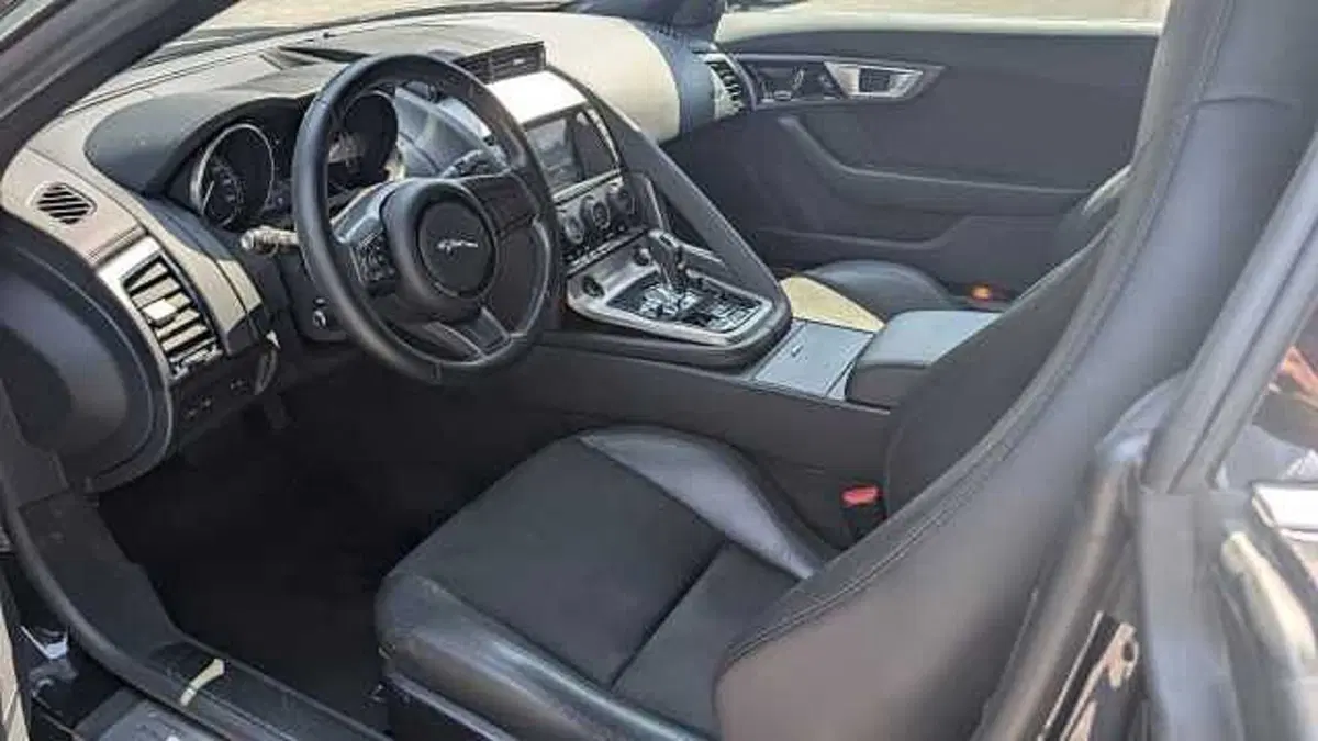 Jaguar F-Type Coupé usata a Brescia (17)