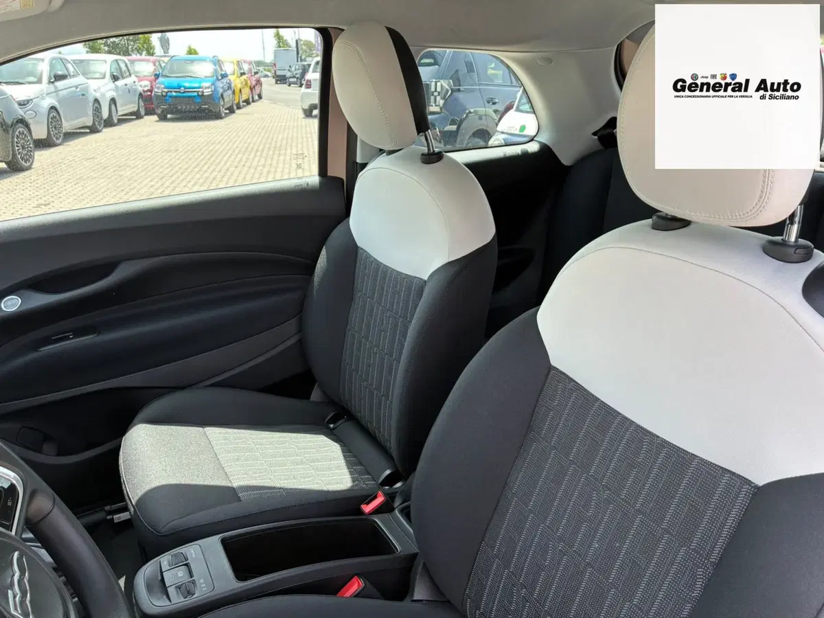 Fiat 500 nuova a Lucca (13)