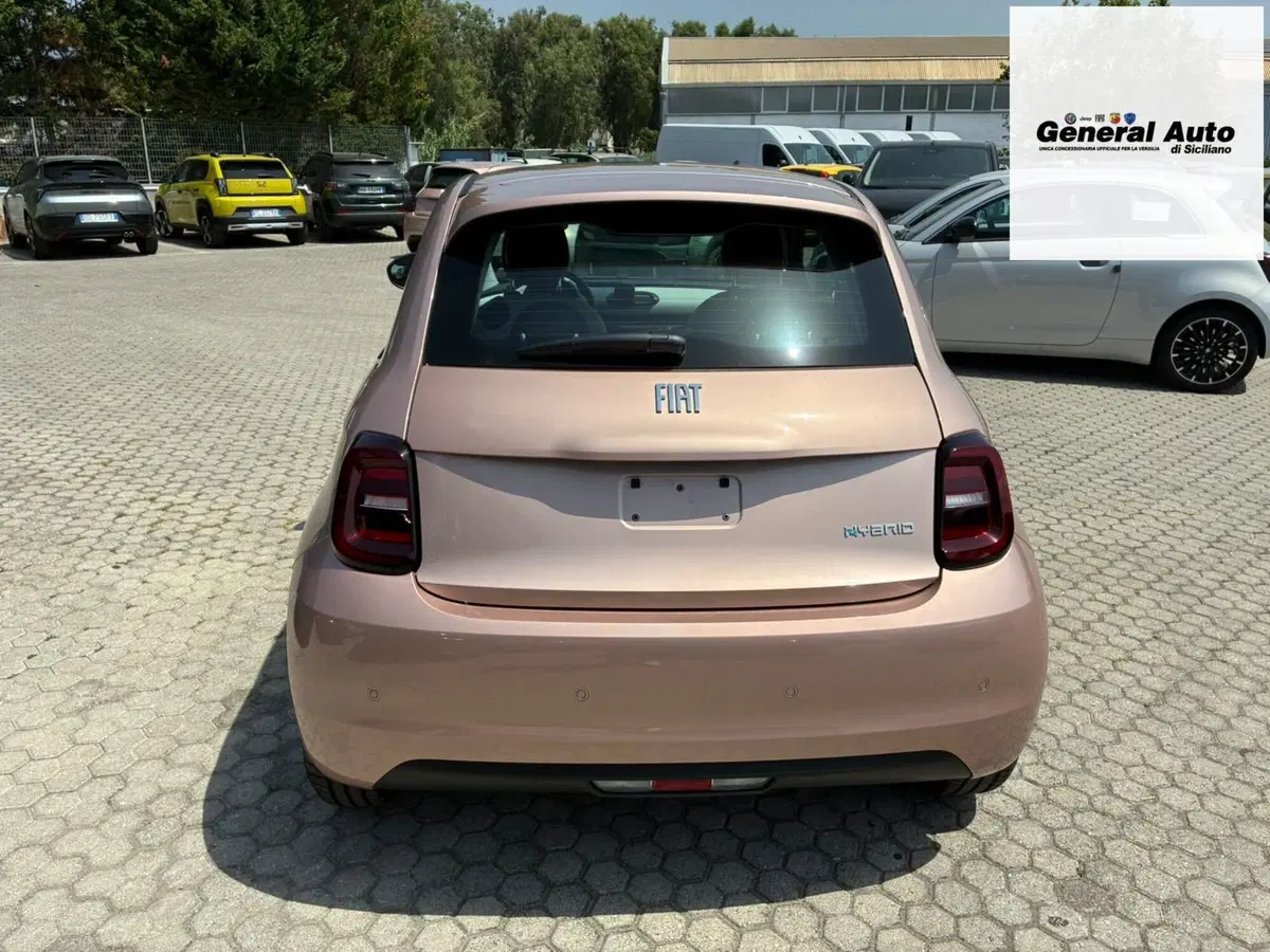 Fiat 500 nuova a Lucca (6)