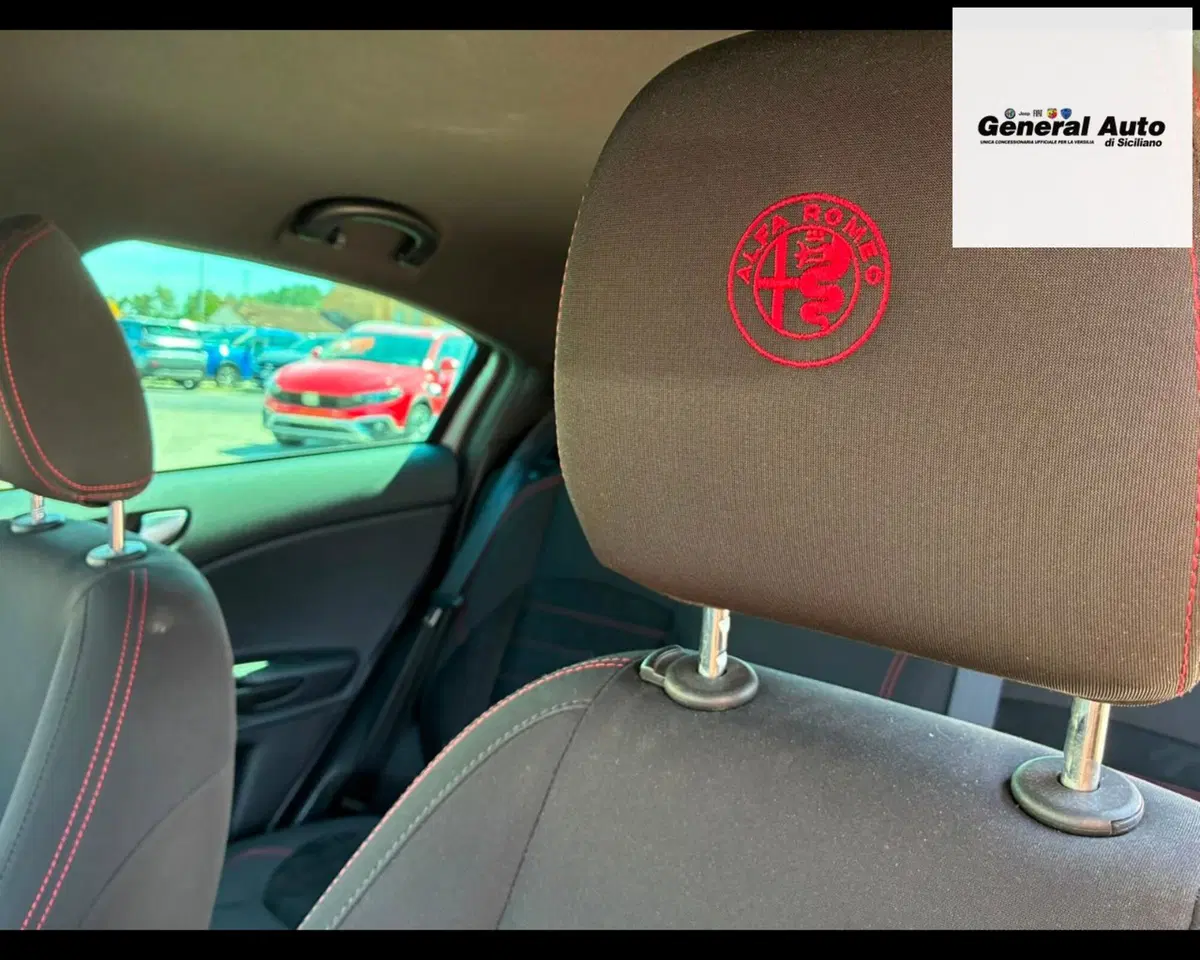 Alfa Romeo Giulietta usata a Lucca (19)