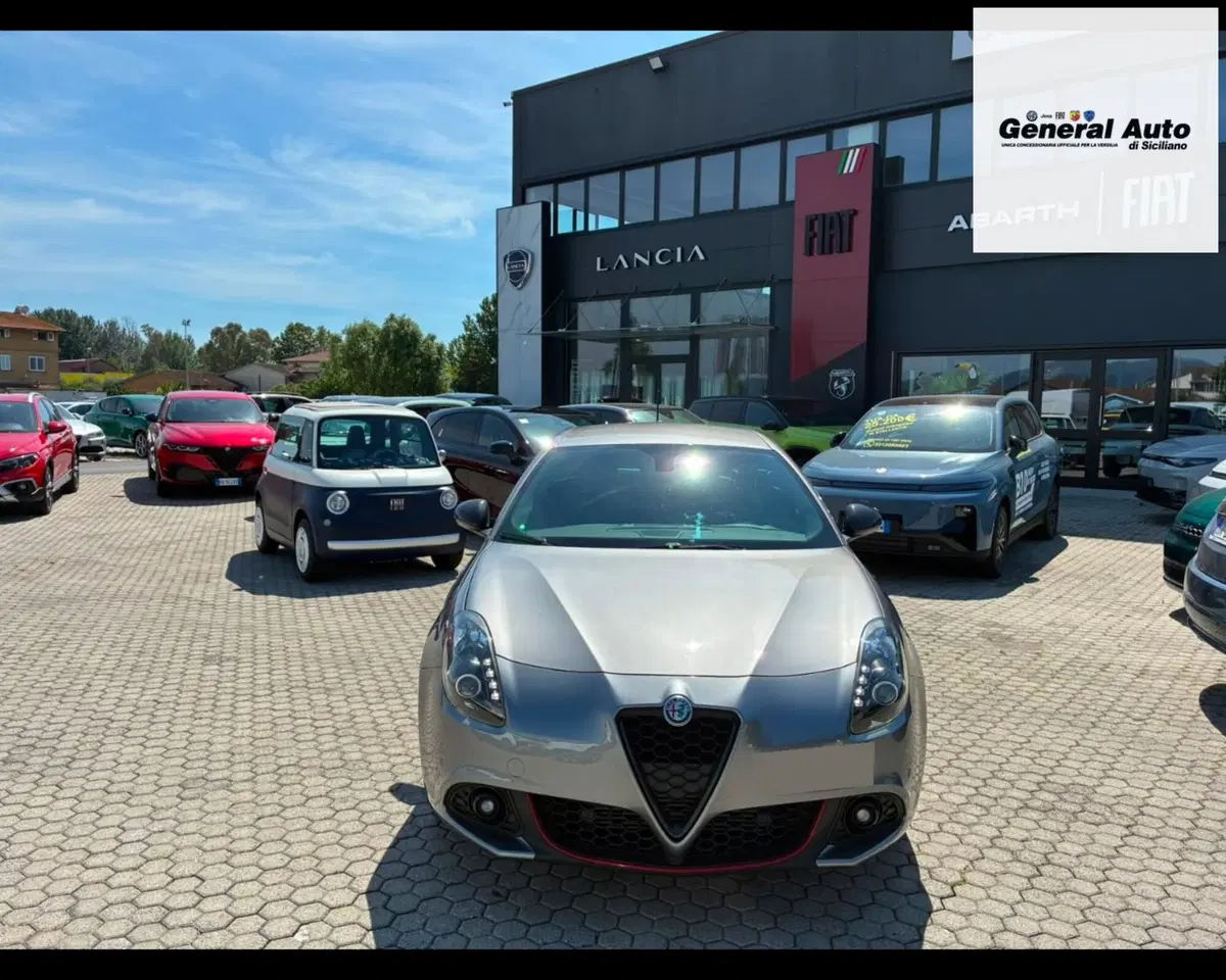 Alfa Romeo Giulietta usata a Lucca (2)