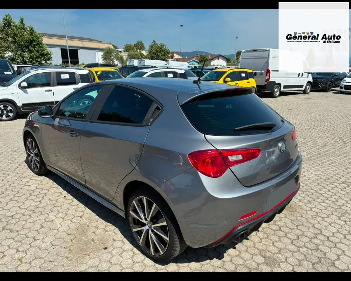 Alfa Romeo Giulietta usata a Lucca (5)