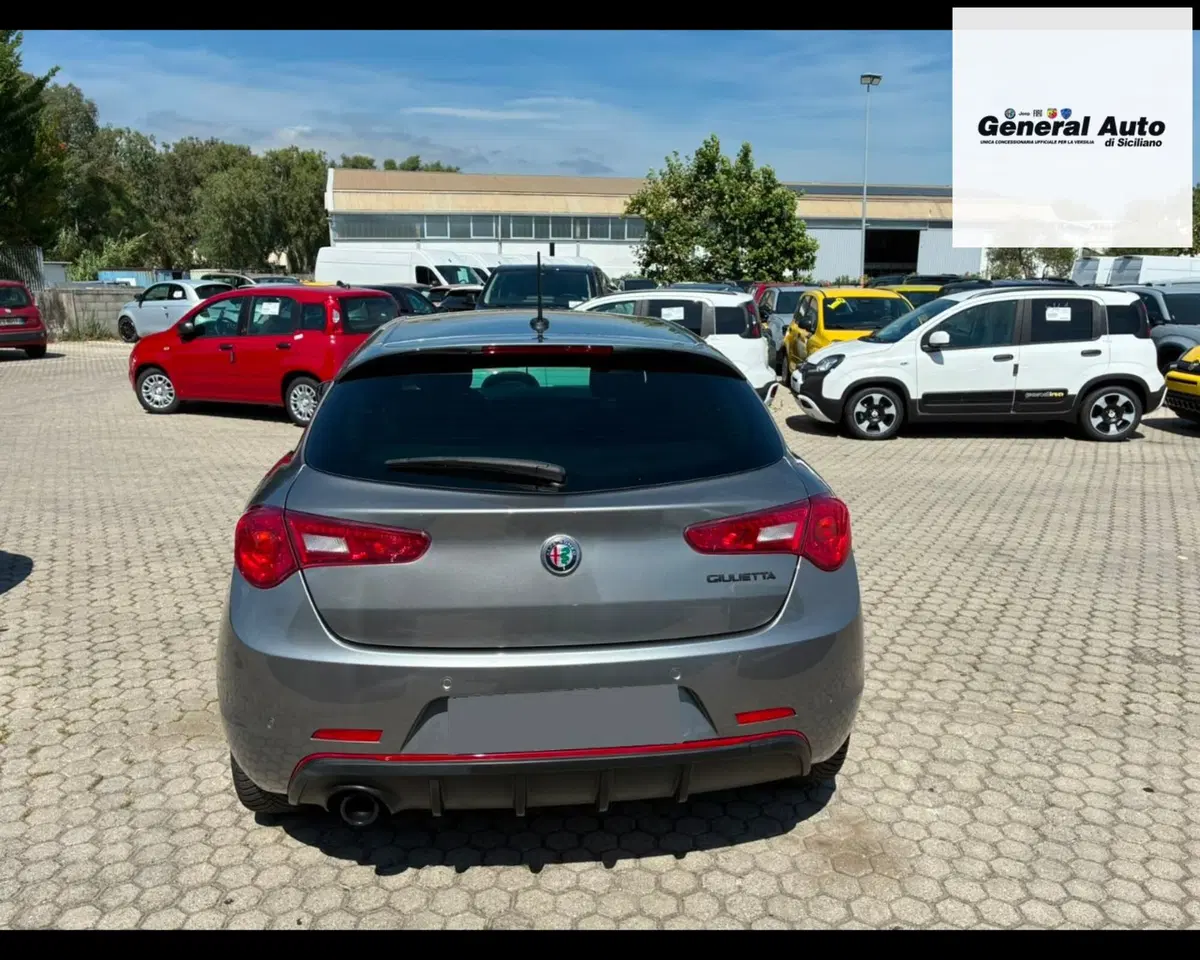 Alfa Romeo Giulietta usata a Lucca (6)
