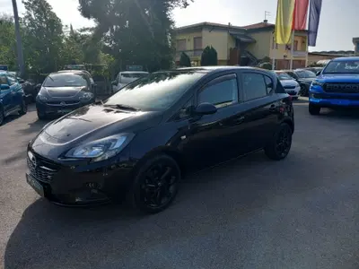 Opel Corsa Coup&eacute; 1.2 b-Color del 2018 usata a Lucca