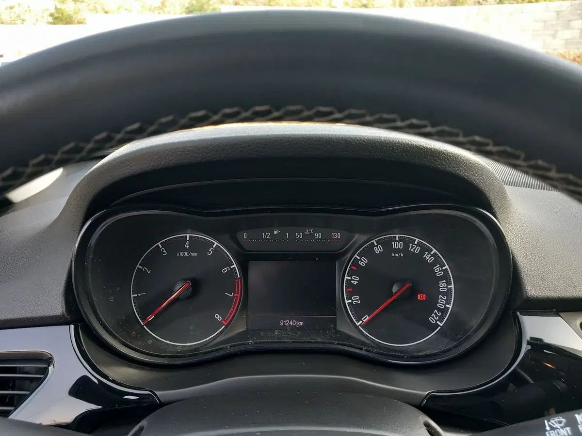 Opel Corsa Coupé usata a Lucca (16)