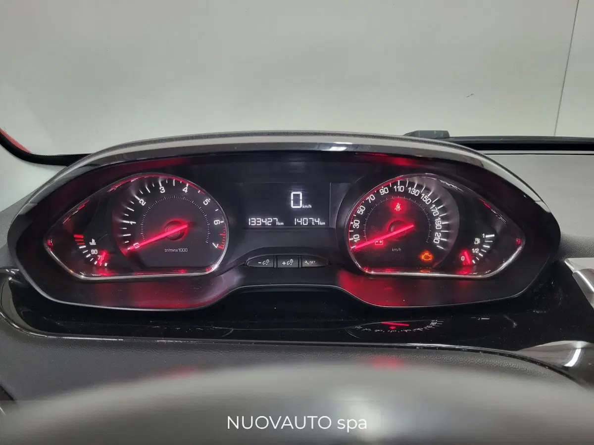 Peugeot 208 usata a Arezzo (8)