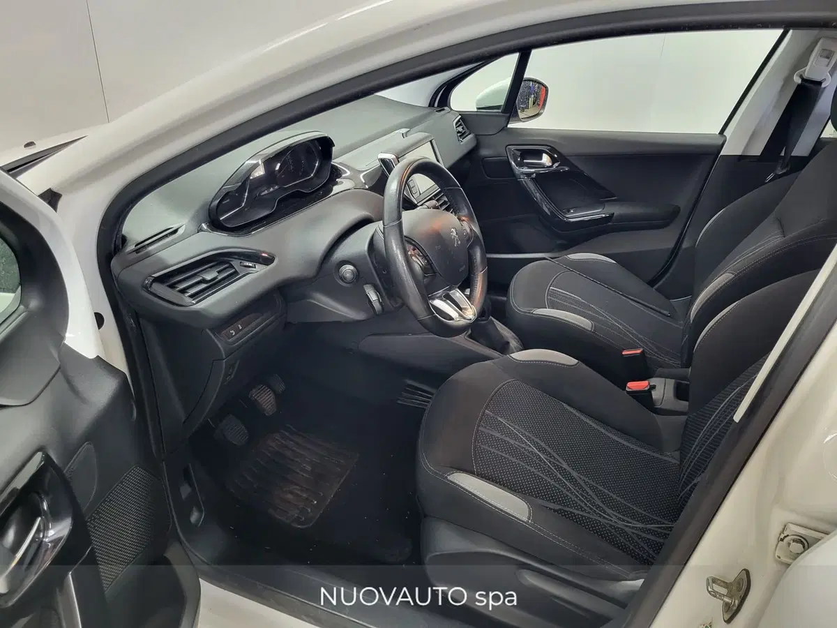 Peugeot 208 usata a Arezzo (9)