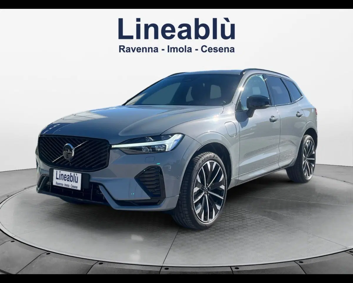 Volvo XC60 nuova a Ravenna