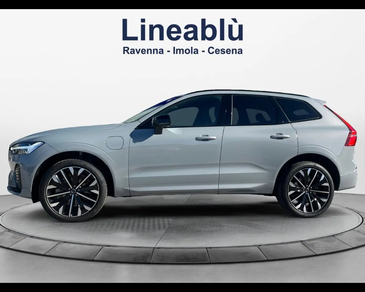 Volvo XC60 nuova a Ravenna (2)