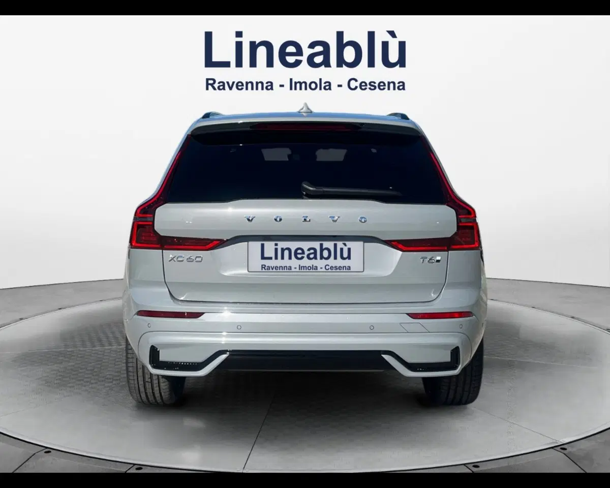 Volvo XC60 nuova a Ravenna (4)
