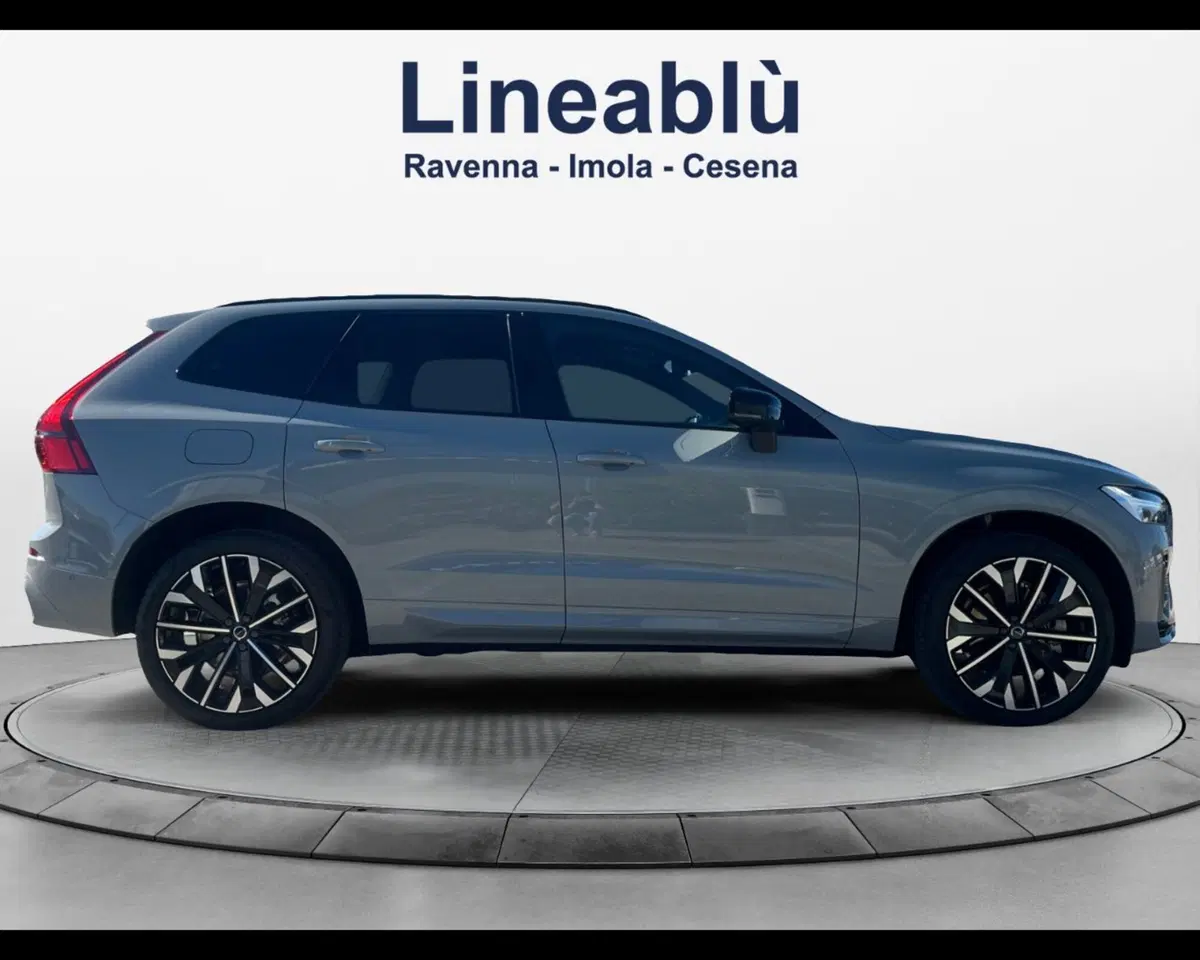 Volvo XC60 nuova a Ravenna (6)