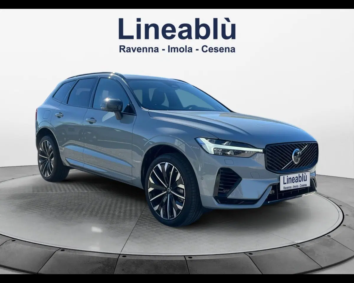 Volvo XC60 nuova a Ravenna (7)