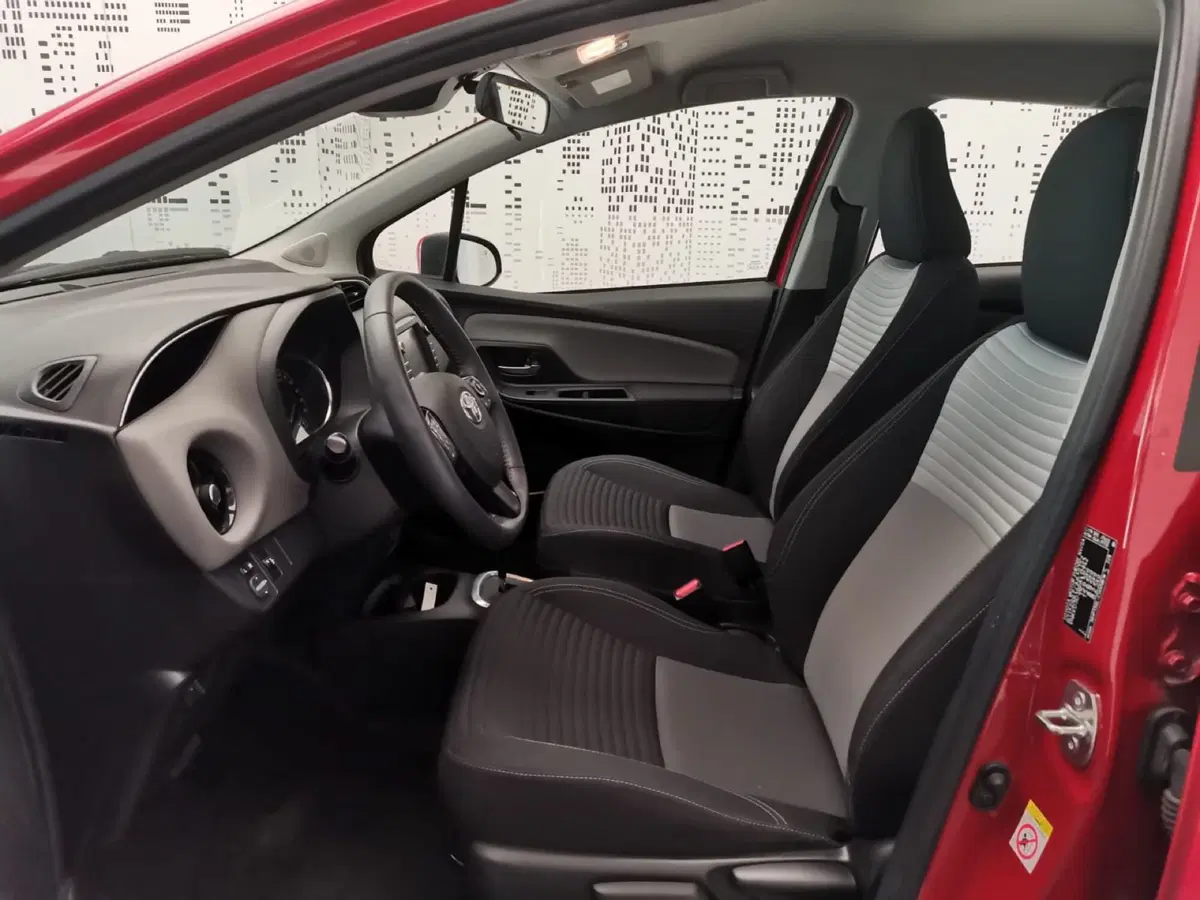 Toyota Yaris usata a Bergamo (12)