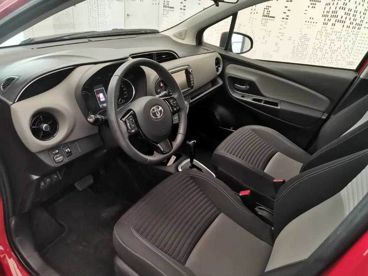 Toyota Yaris usata a Bergamo (17)