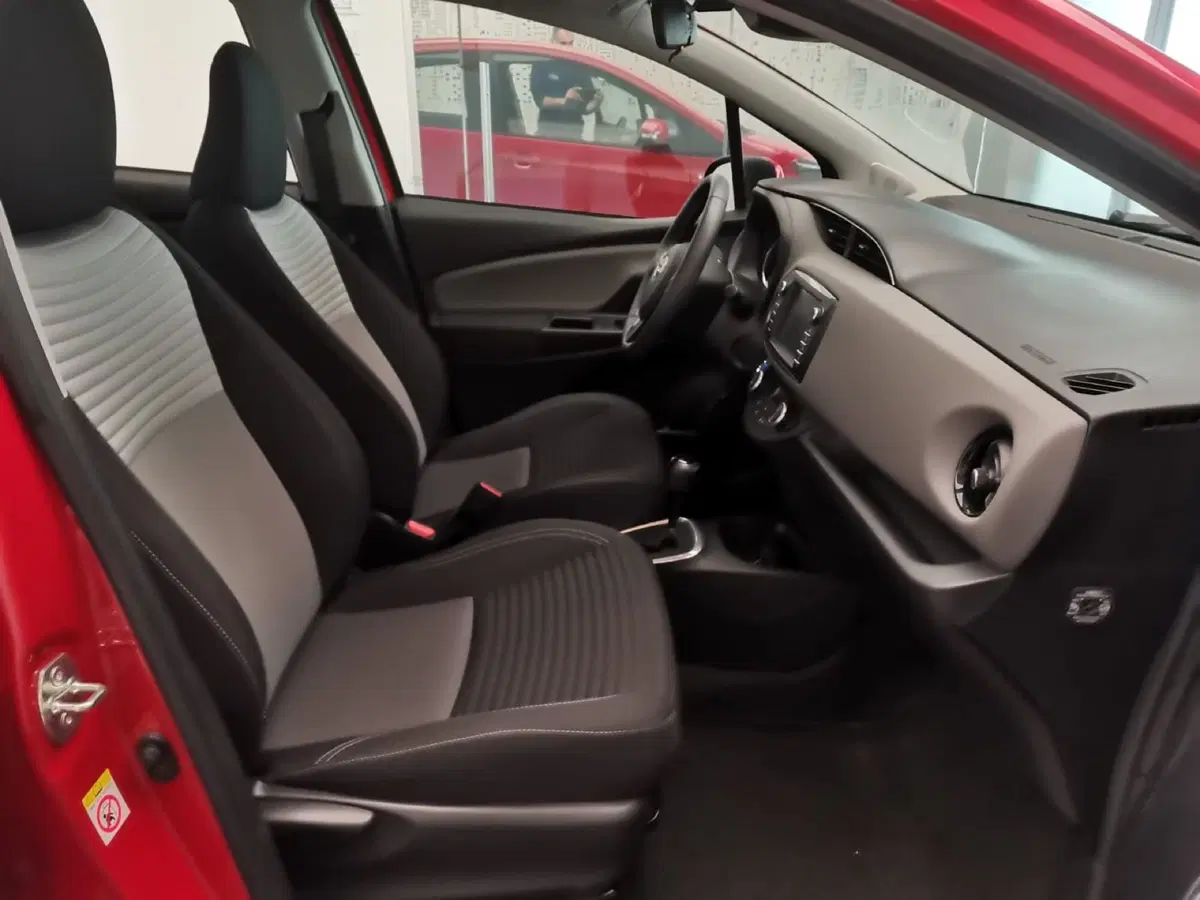 Toyota Yaris usata a Bergamo (7)