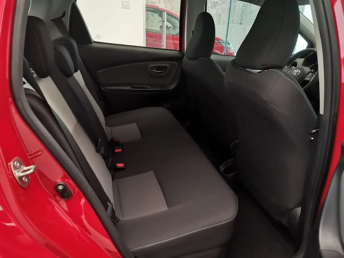 Toyota Yaris usata a Bergamo (8)