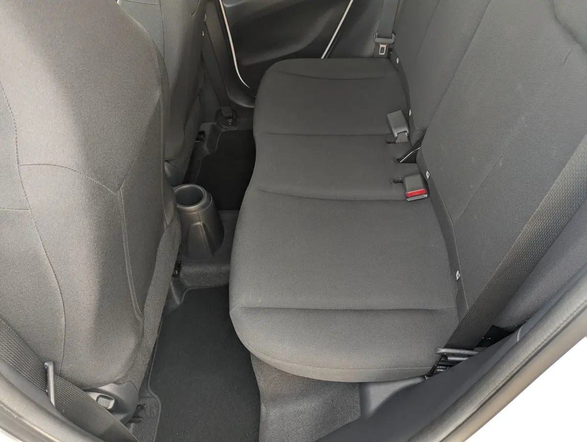 Toyota Aygo X usata a Pescara (11)