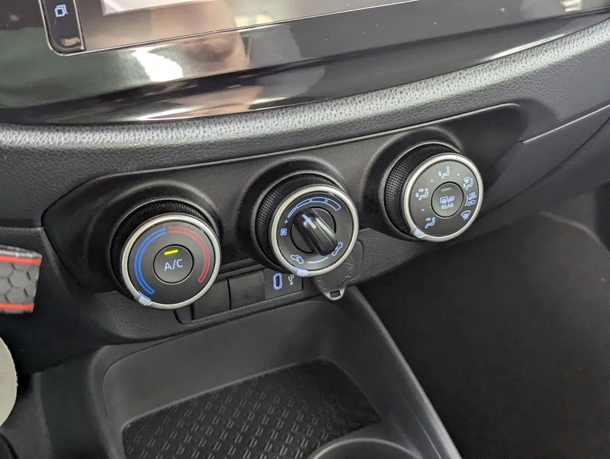Toyota Aygo X usata a Pescara (14)