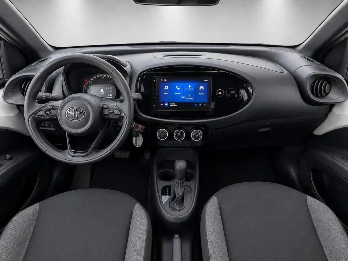 Toyota Aygo X usata a Pescara (7)