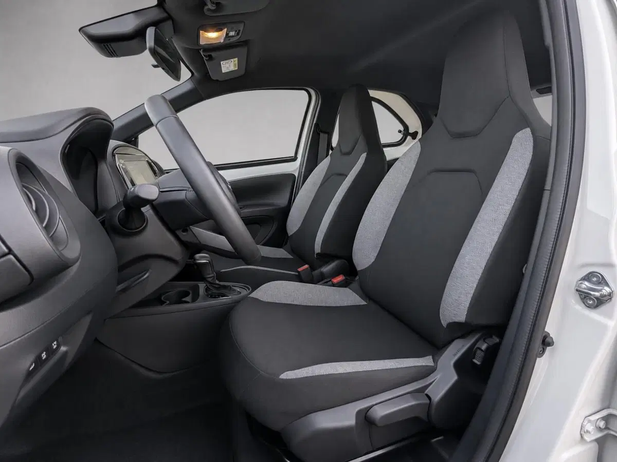 Toyota Aygo X usata a Pescara (9)