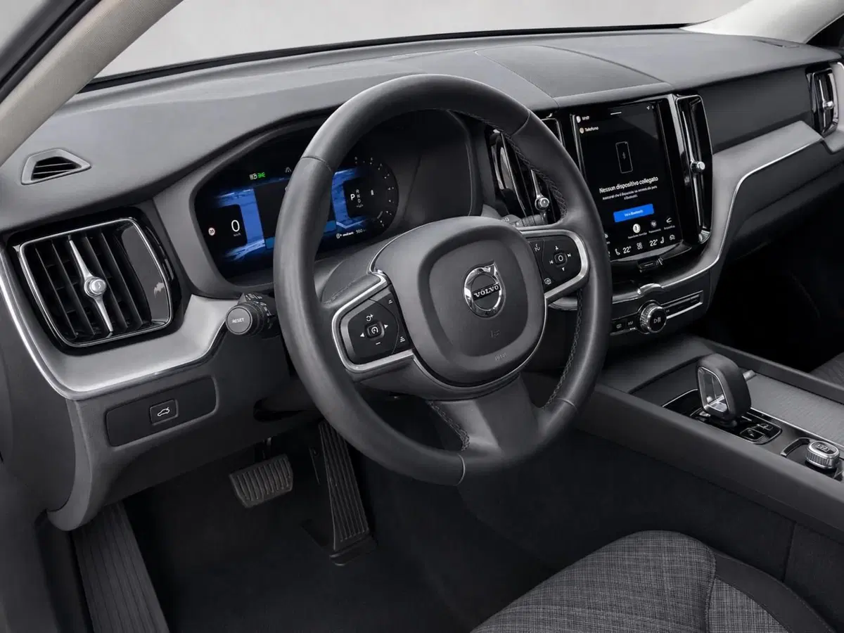 Volvo XC60 usata a Pescara (13)